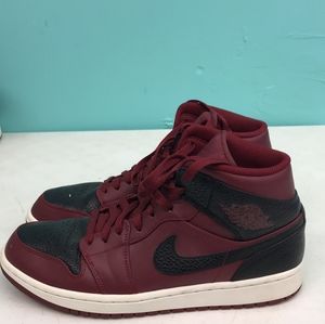 AJ1 Mid